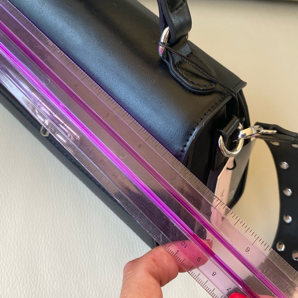 BCBGeneration bag 🖤 - Picture 8 of 10